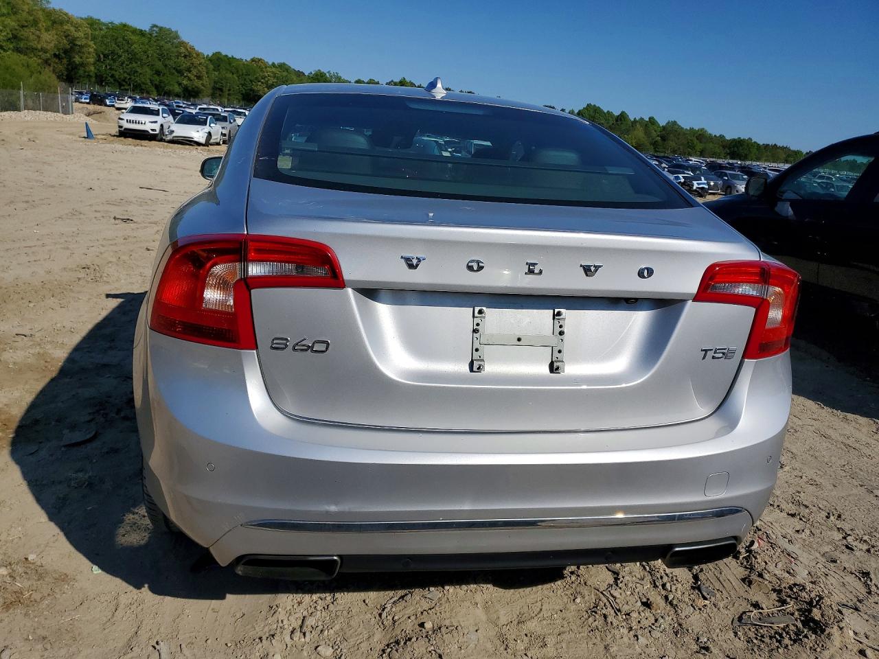 2016 VOLVO S60