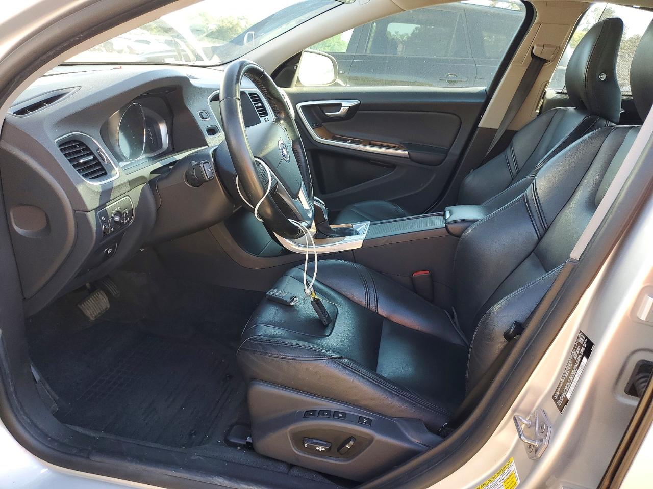 2016 VOLVO S60