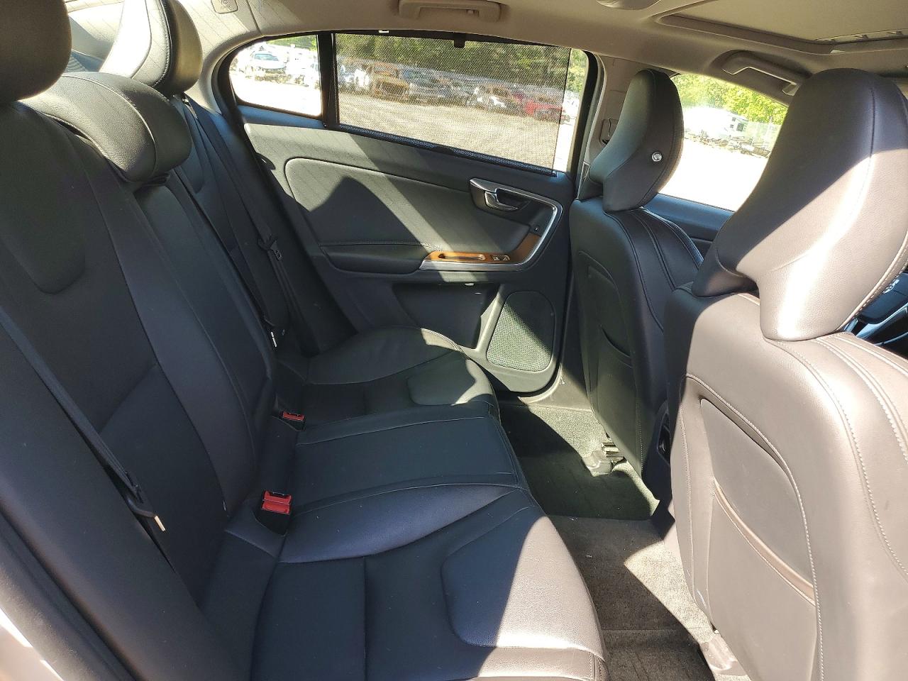 2016 VOLVO S60