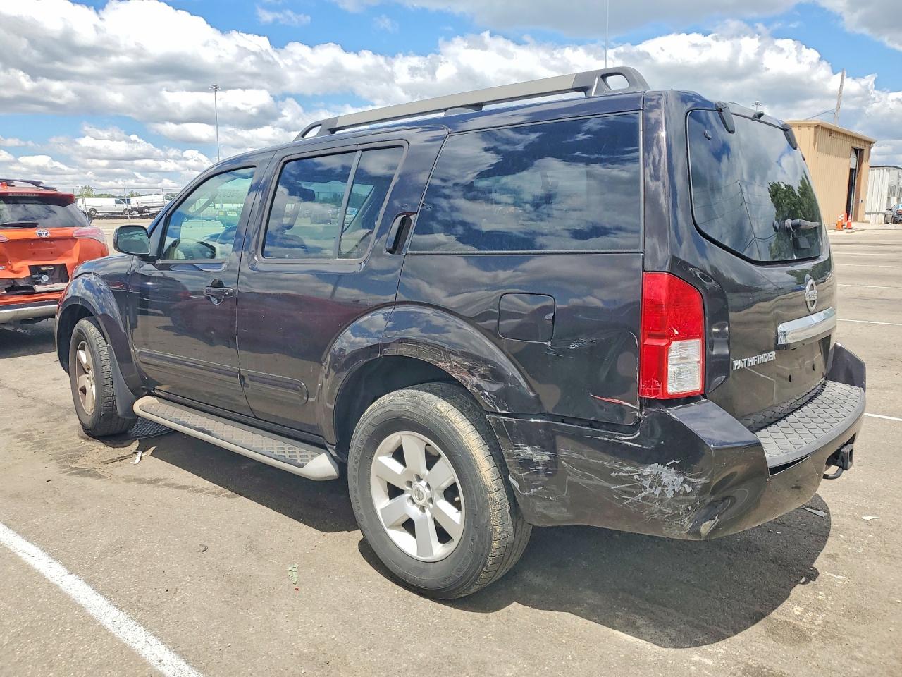 2011 NISSAN PATHFINDER