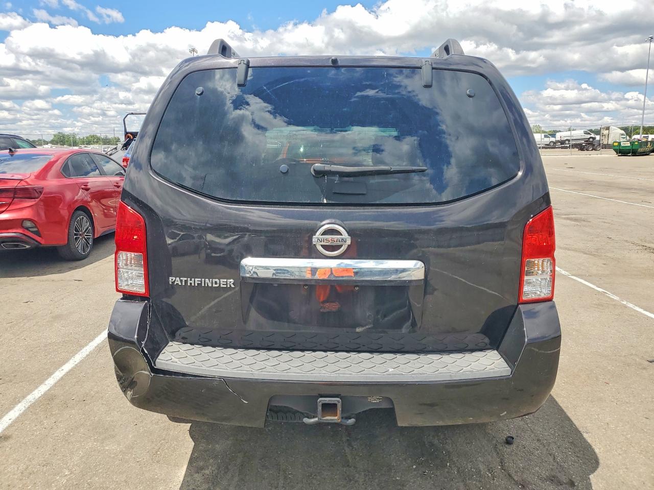 2011 NISSAN PATHFINDER