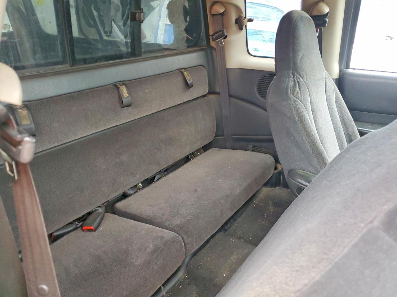 2004 DODGE DAKOTA