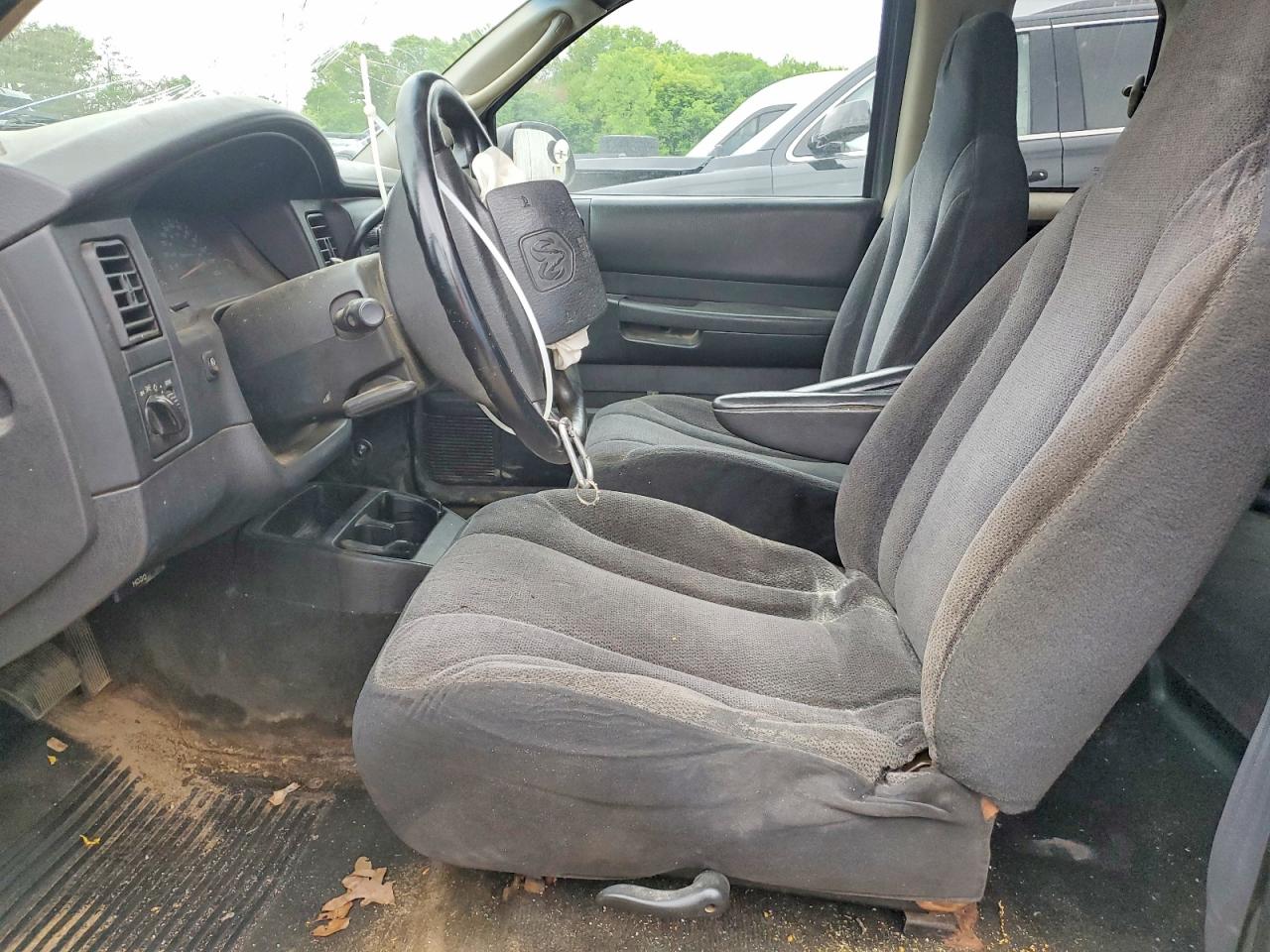 2004 DODGE DAKOTA