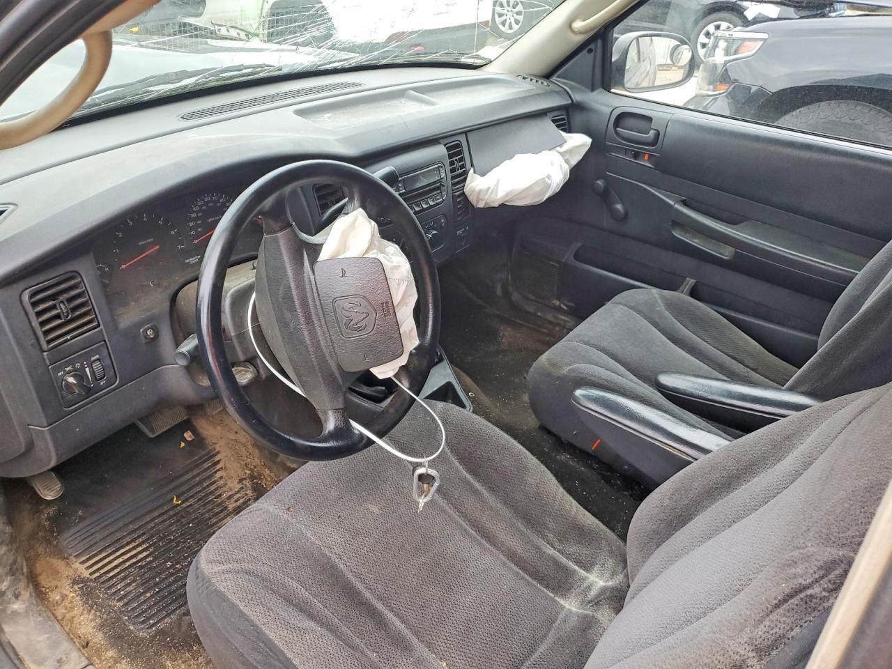 2004 DODGE DAKOTA