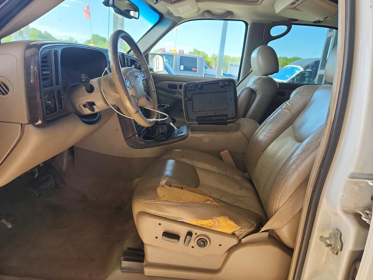 2005 GMC YUKON