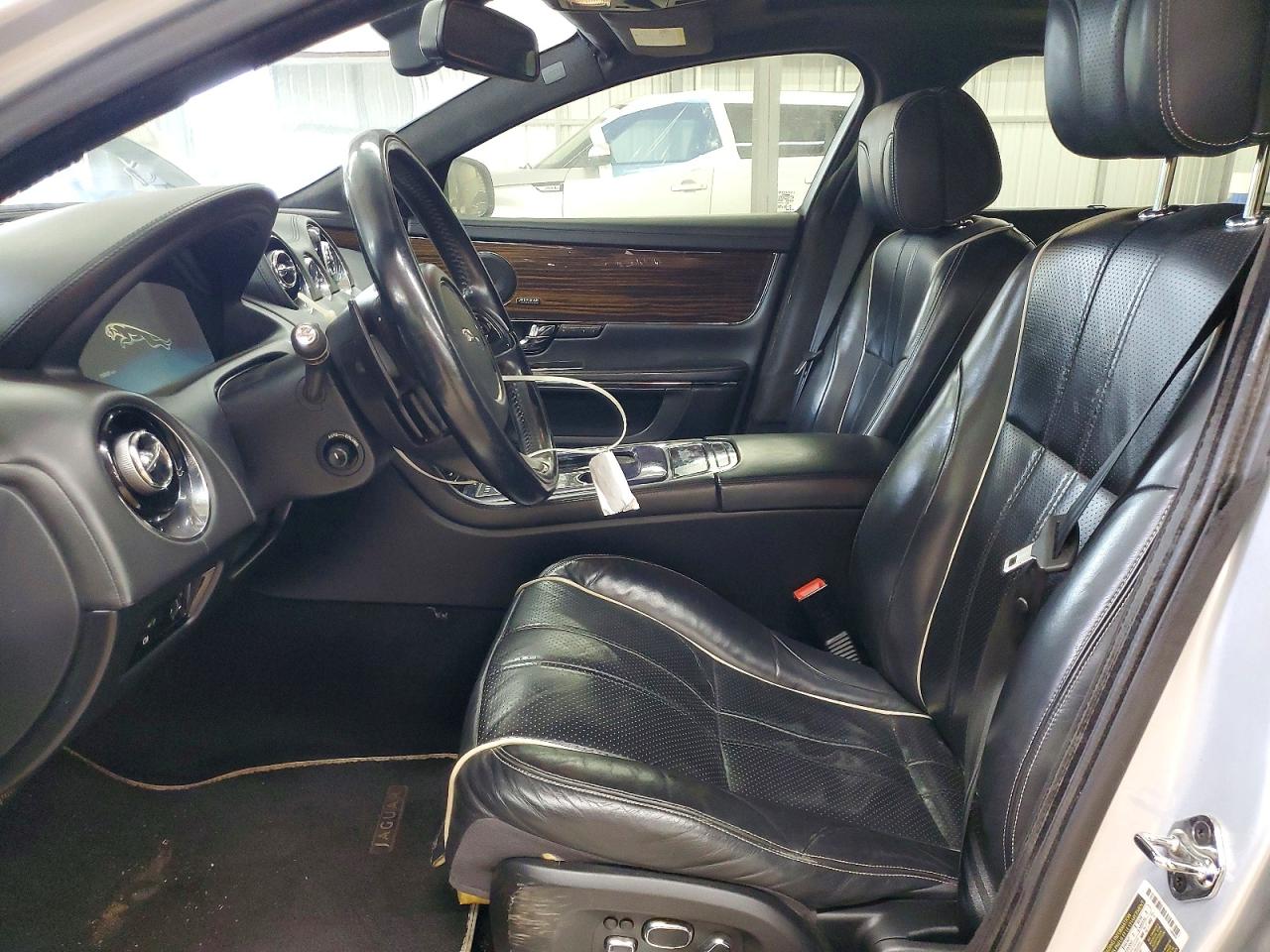 2013 JAGUAR XJ