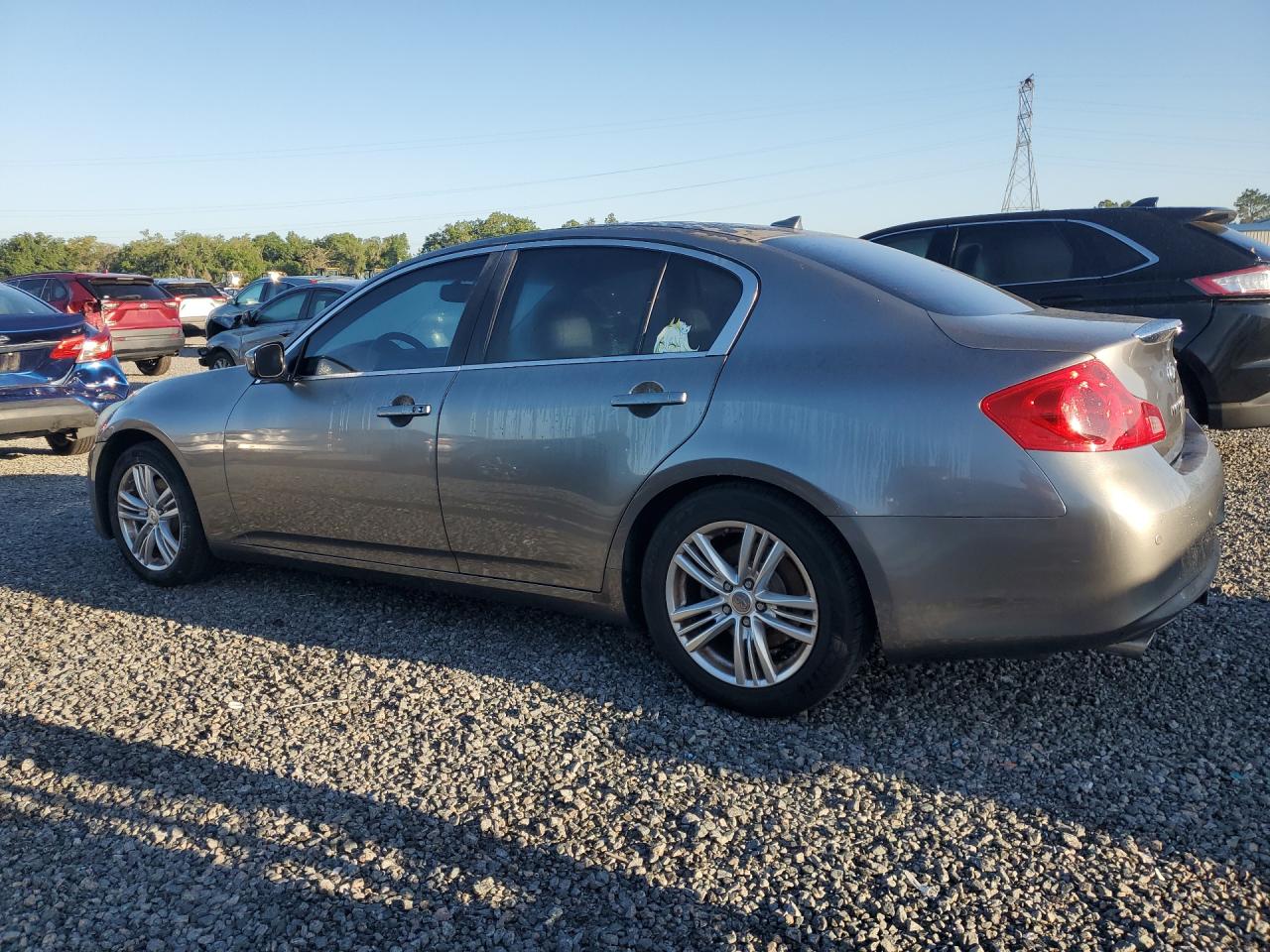 2013 INFINITI G37
