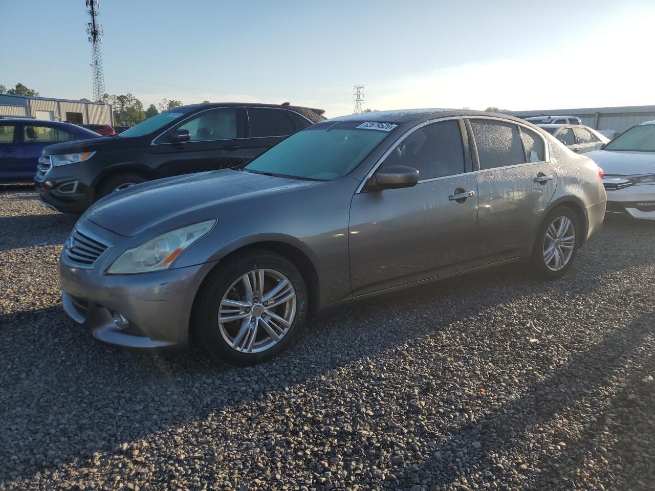 2013 INFINITI G37