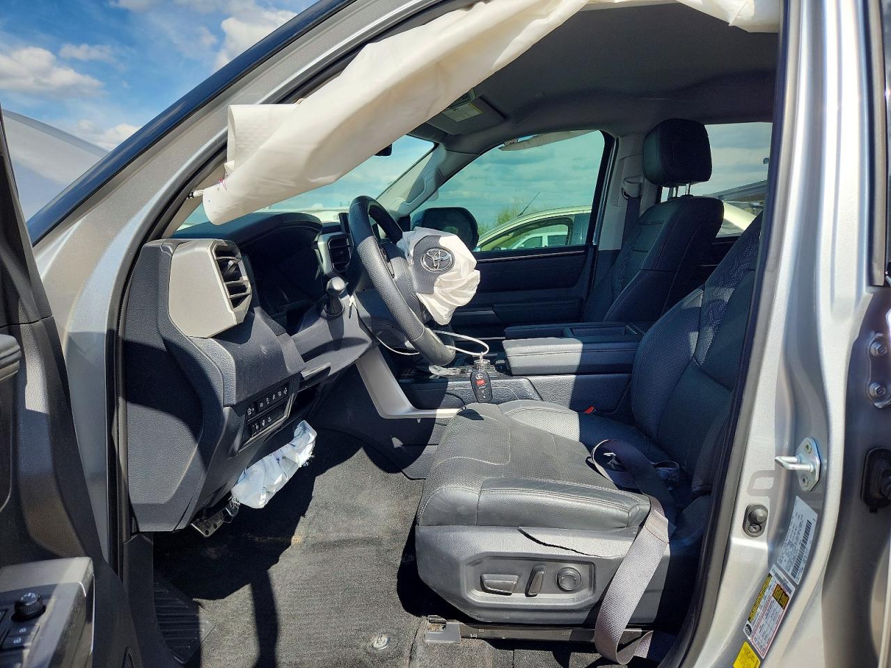 2023 TOYOTA TUNDRA