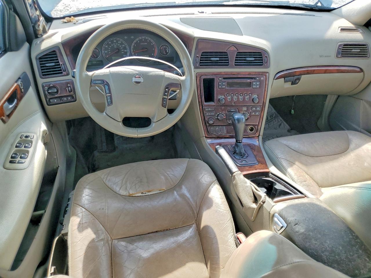 2005 VOLVO V70