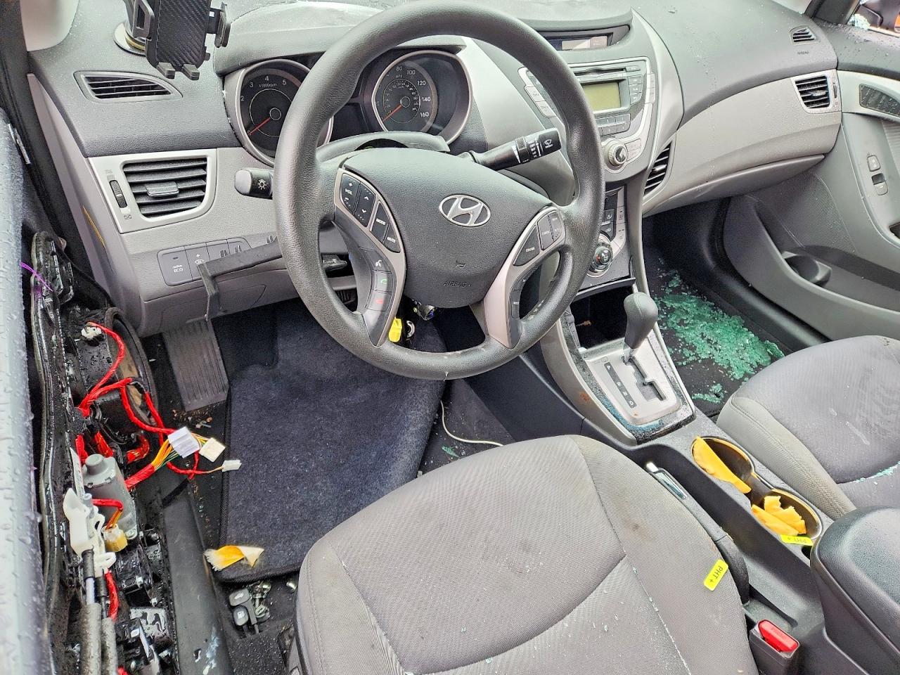 2013 HYUNDAI ELANTRA