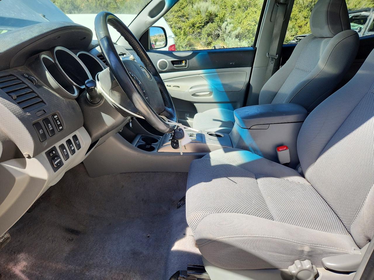 2011 TOYOTA TACOMA
