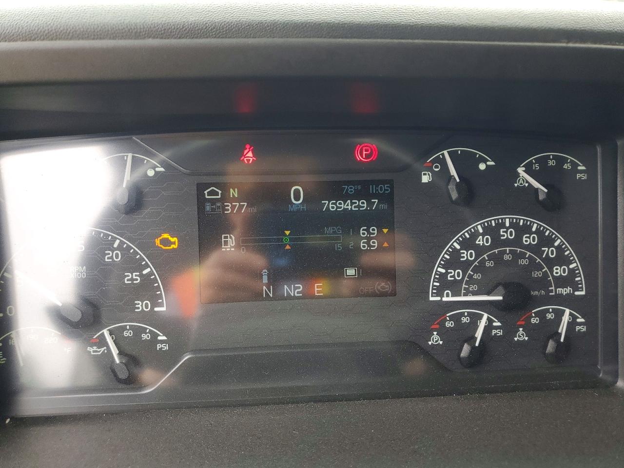 2020 VOLVO VN
