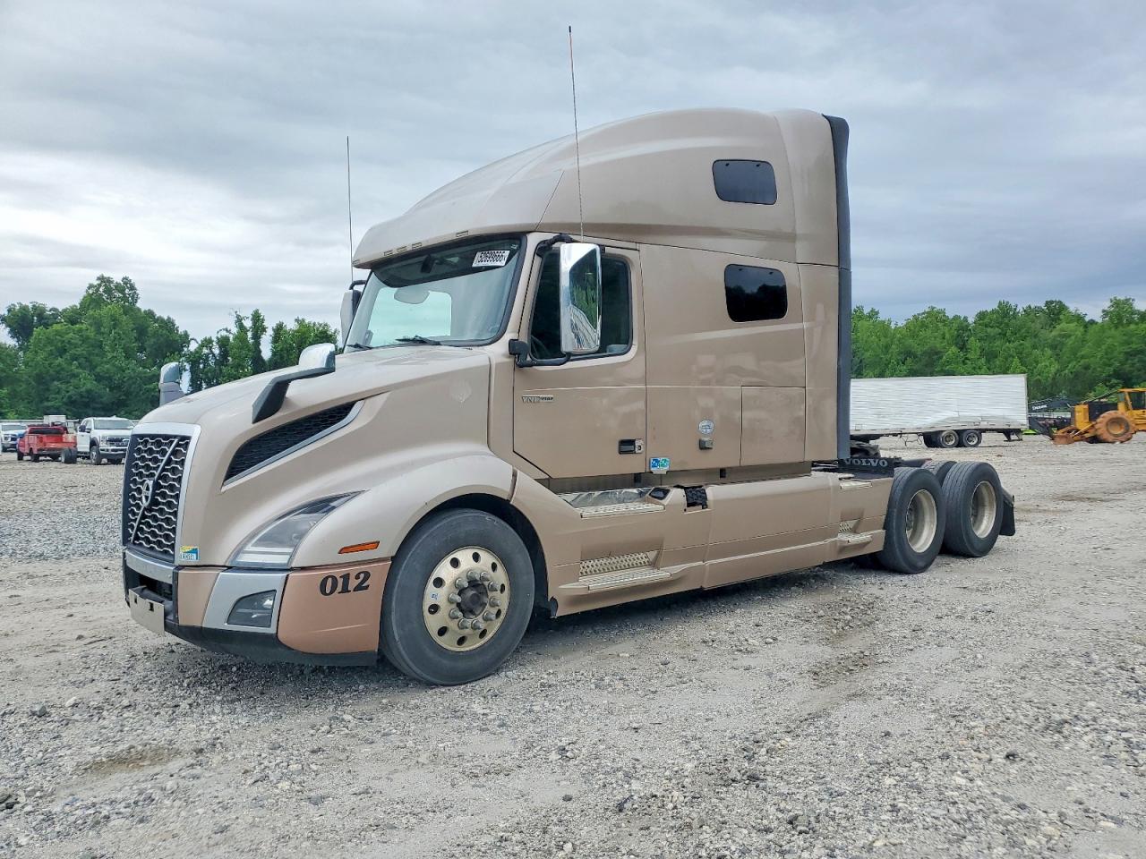 2020 VOLVO VN