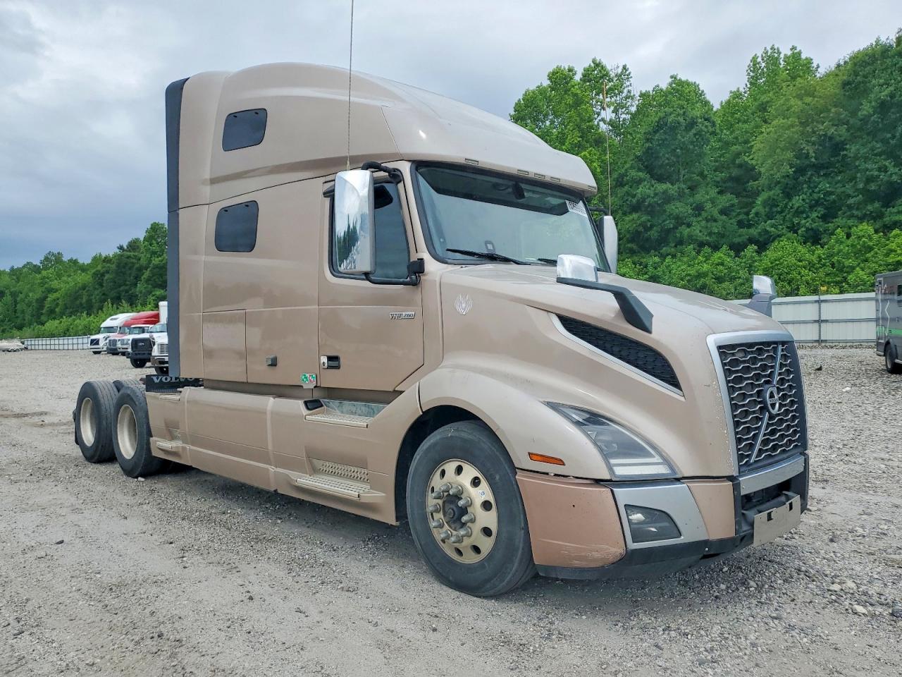 2020 VOLVO VN