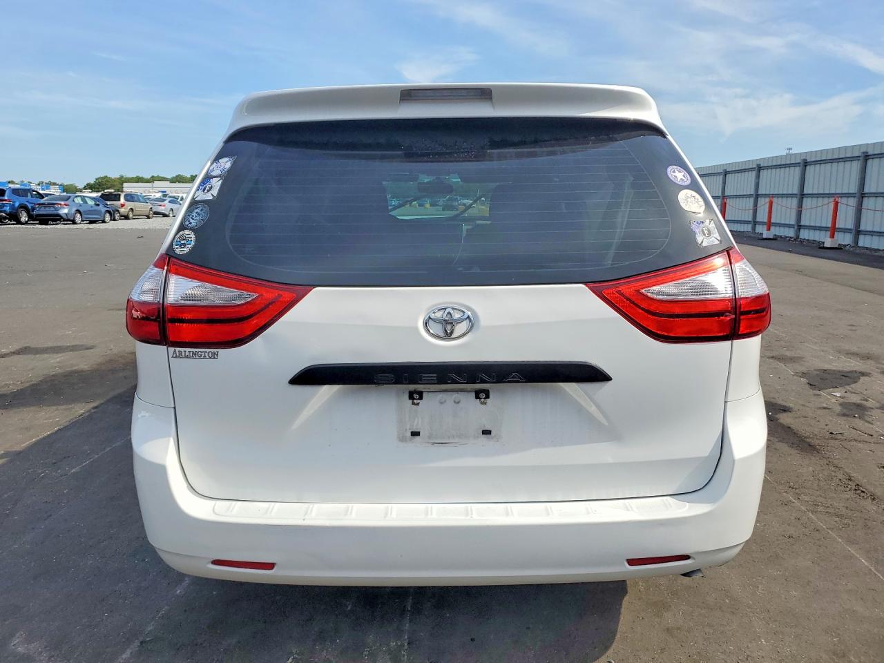 2017 TOYOTA SIENNA