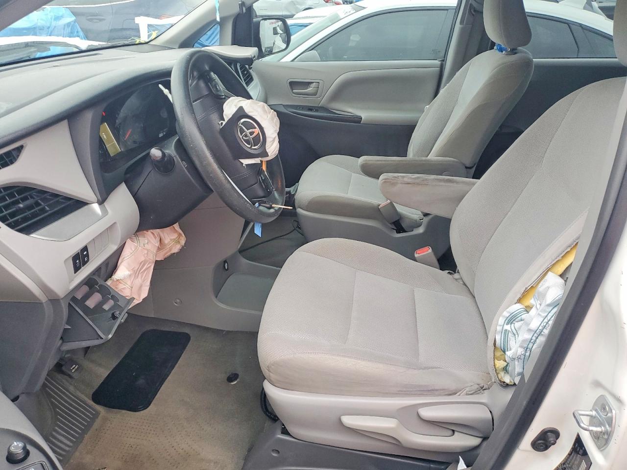 2017 TOYOTA SIENNA