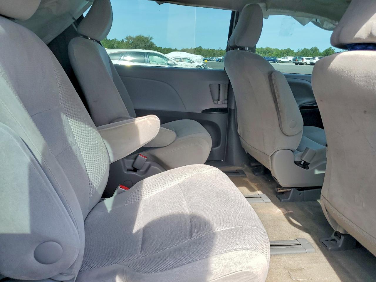 2017 TOYOTA SIENNA