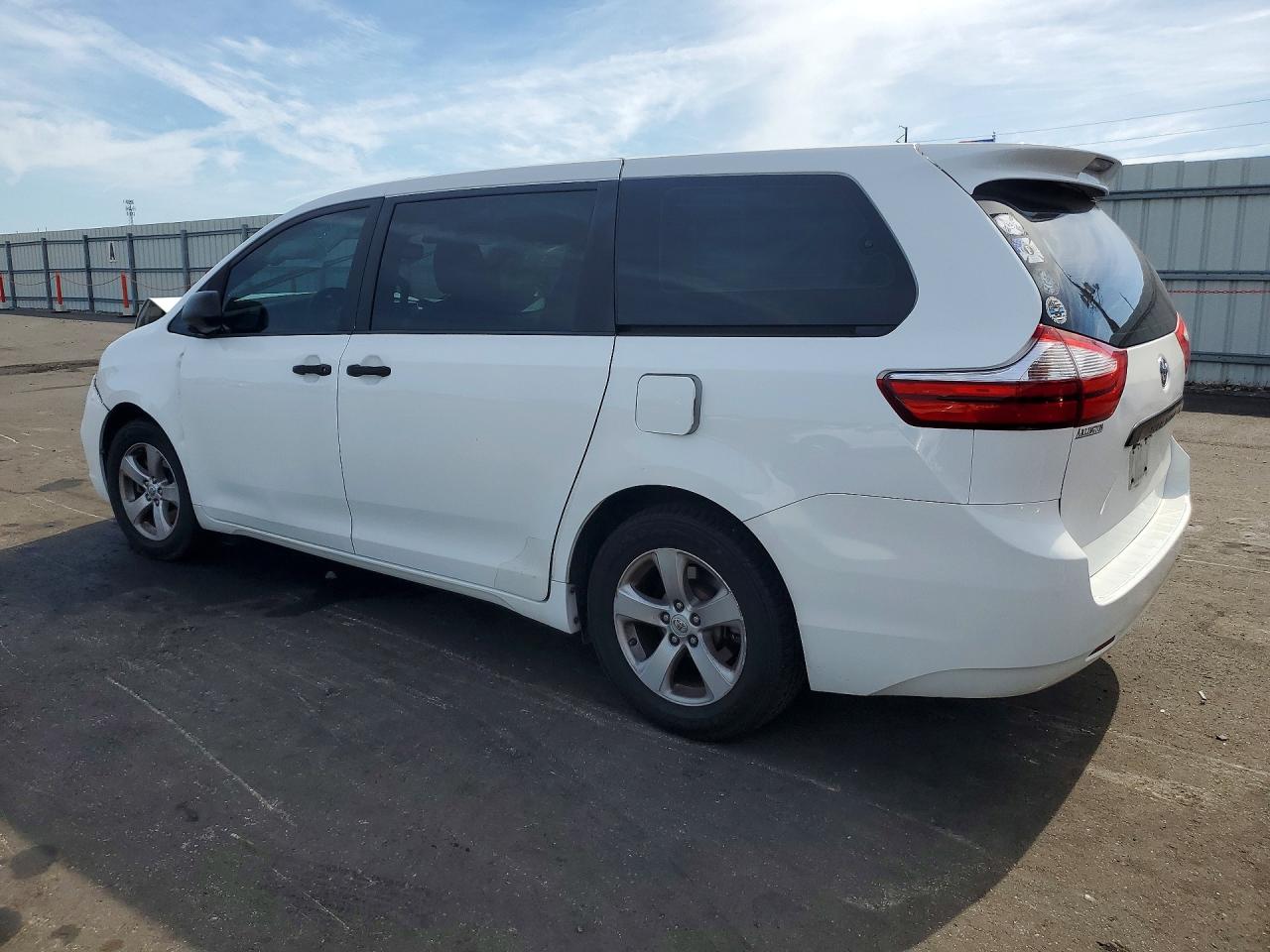 2017 TOYOTA SIENNA