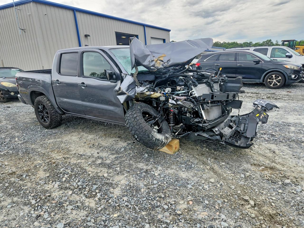2026 NISSAN FRONTIER