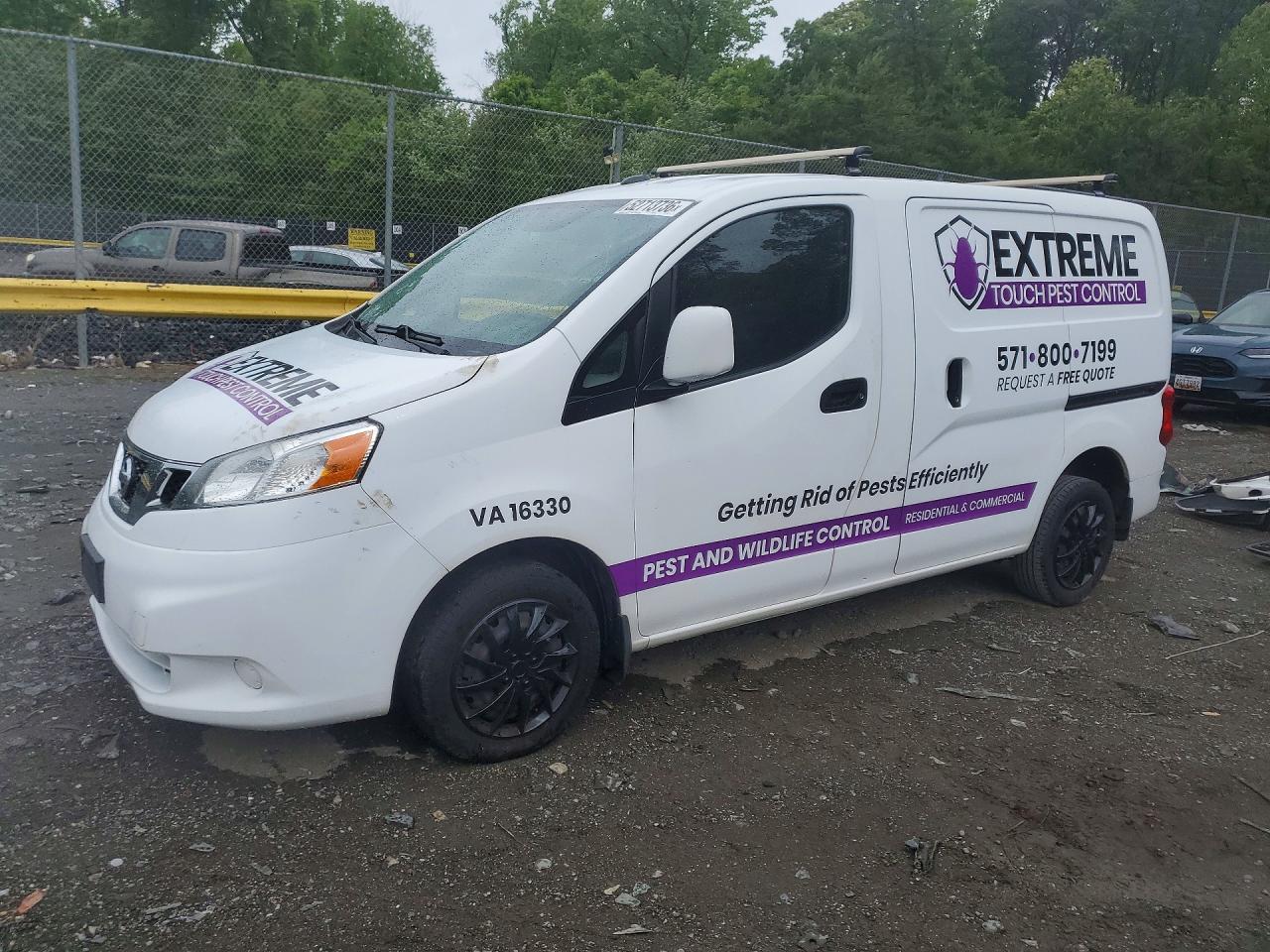 2017 NISSAN NV