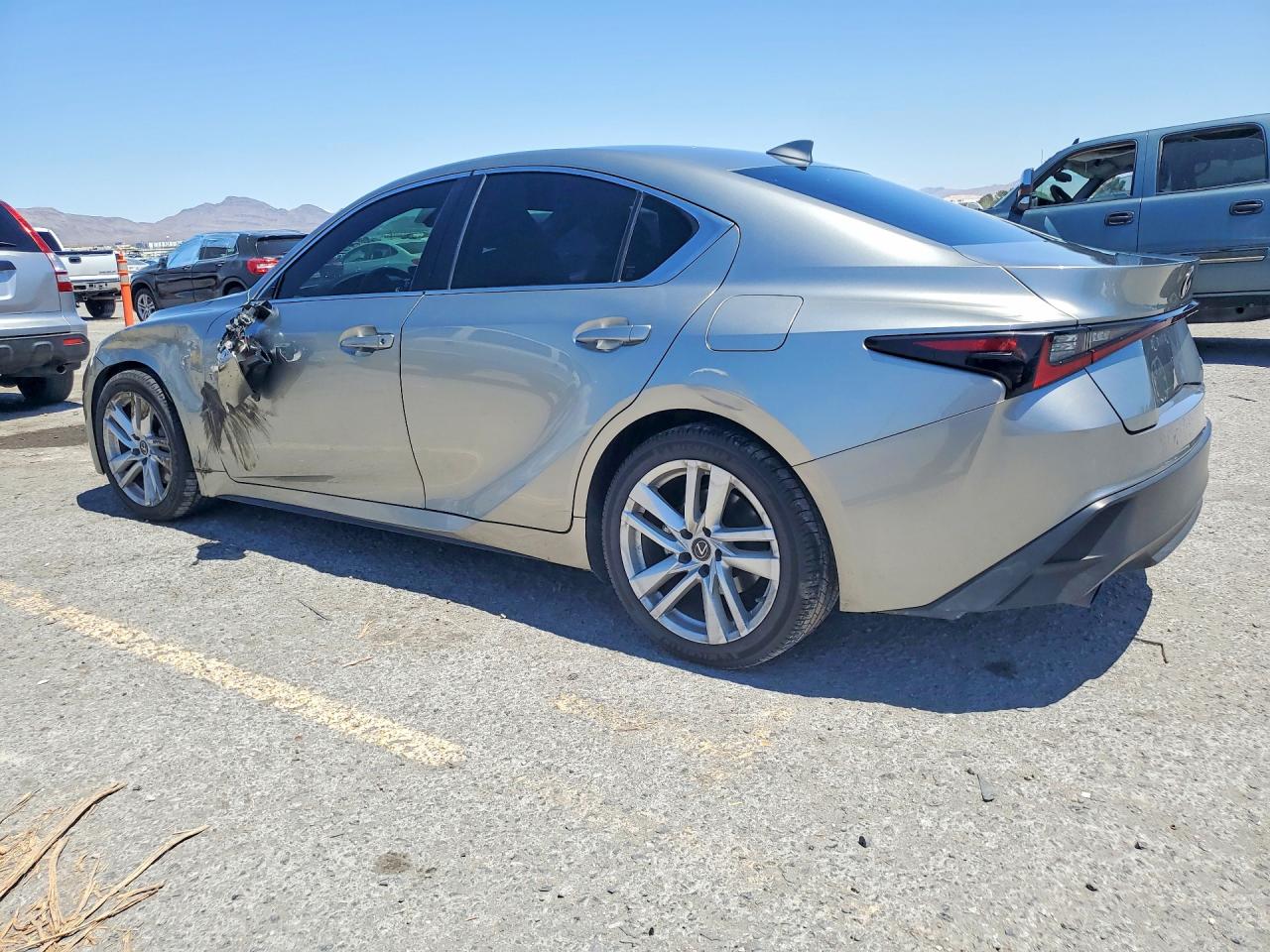 2022 LEXUS IS