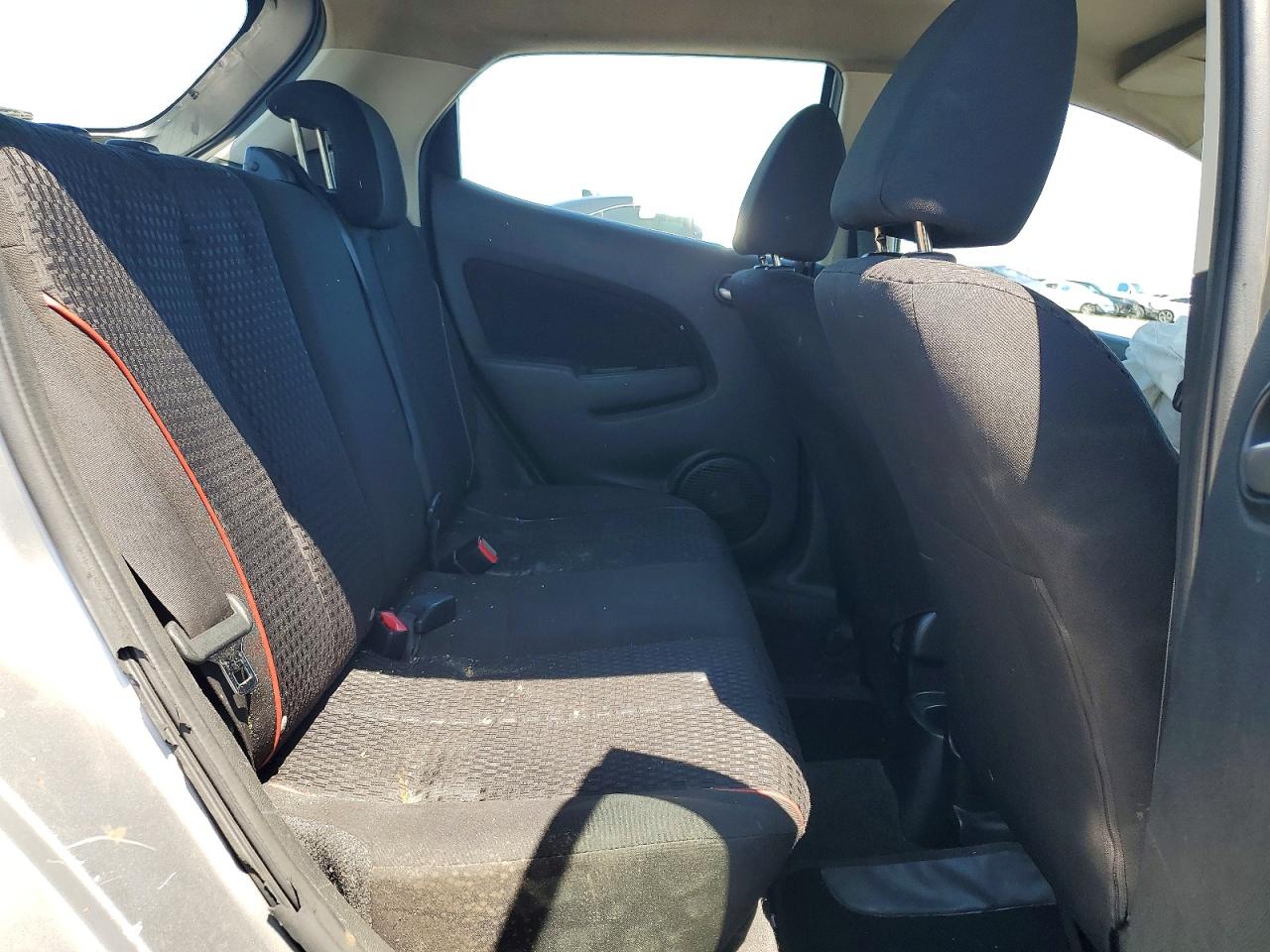 2012 MAZDA 2