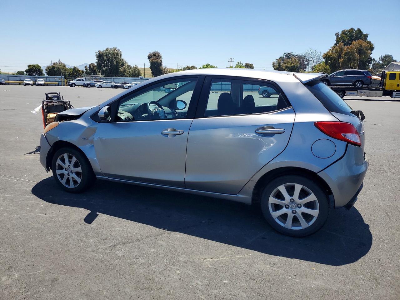 2012 MAZDA 2