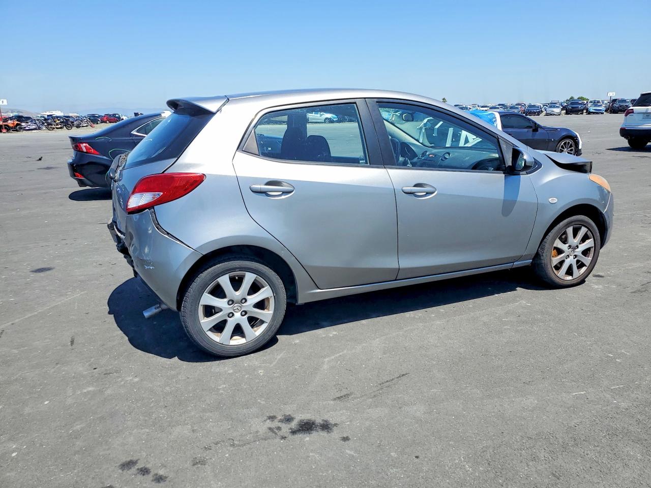 2012 MAZDA 2