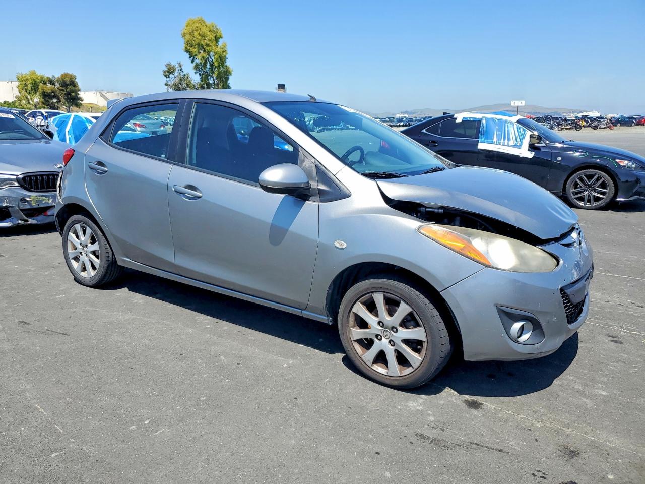 2012 MAZDA 2