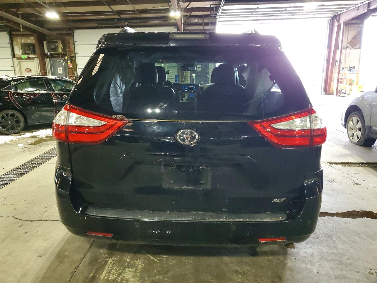 2015 TOYOTA SIENNA