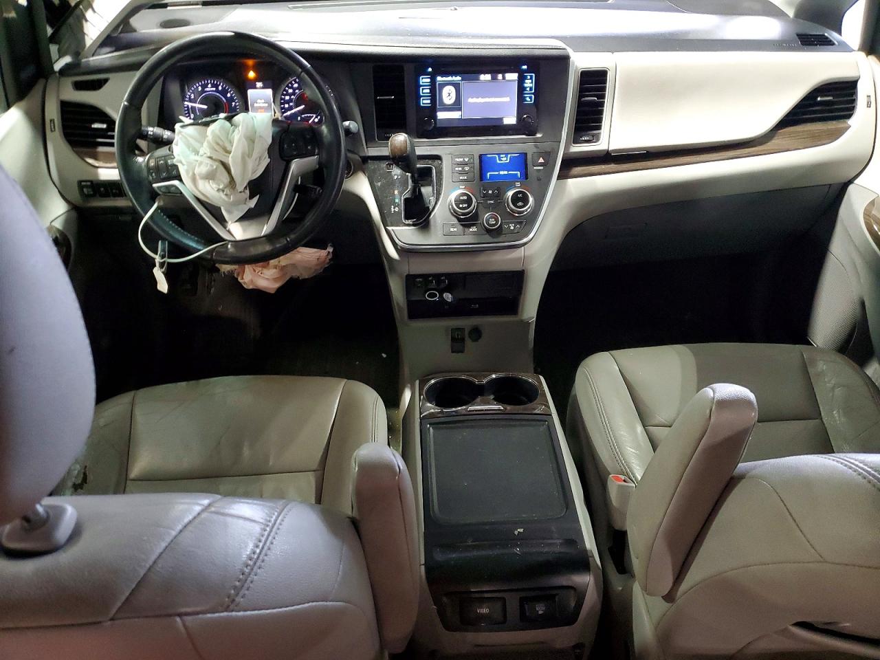 2015 TOYOTA SIENNA