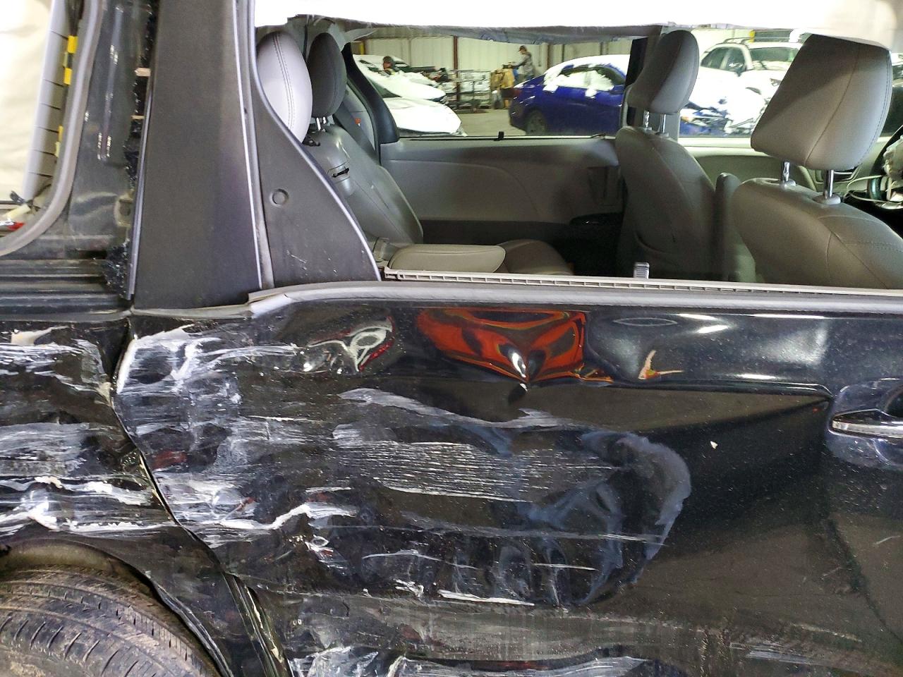 2015 TOYOTA SIENNA