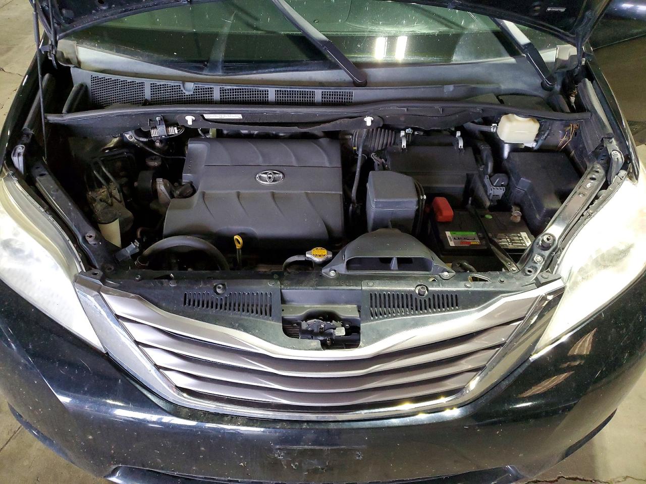 2015 TOYOTA SIENNA