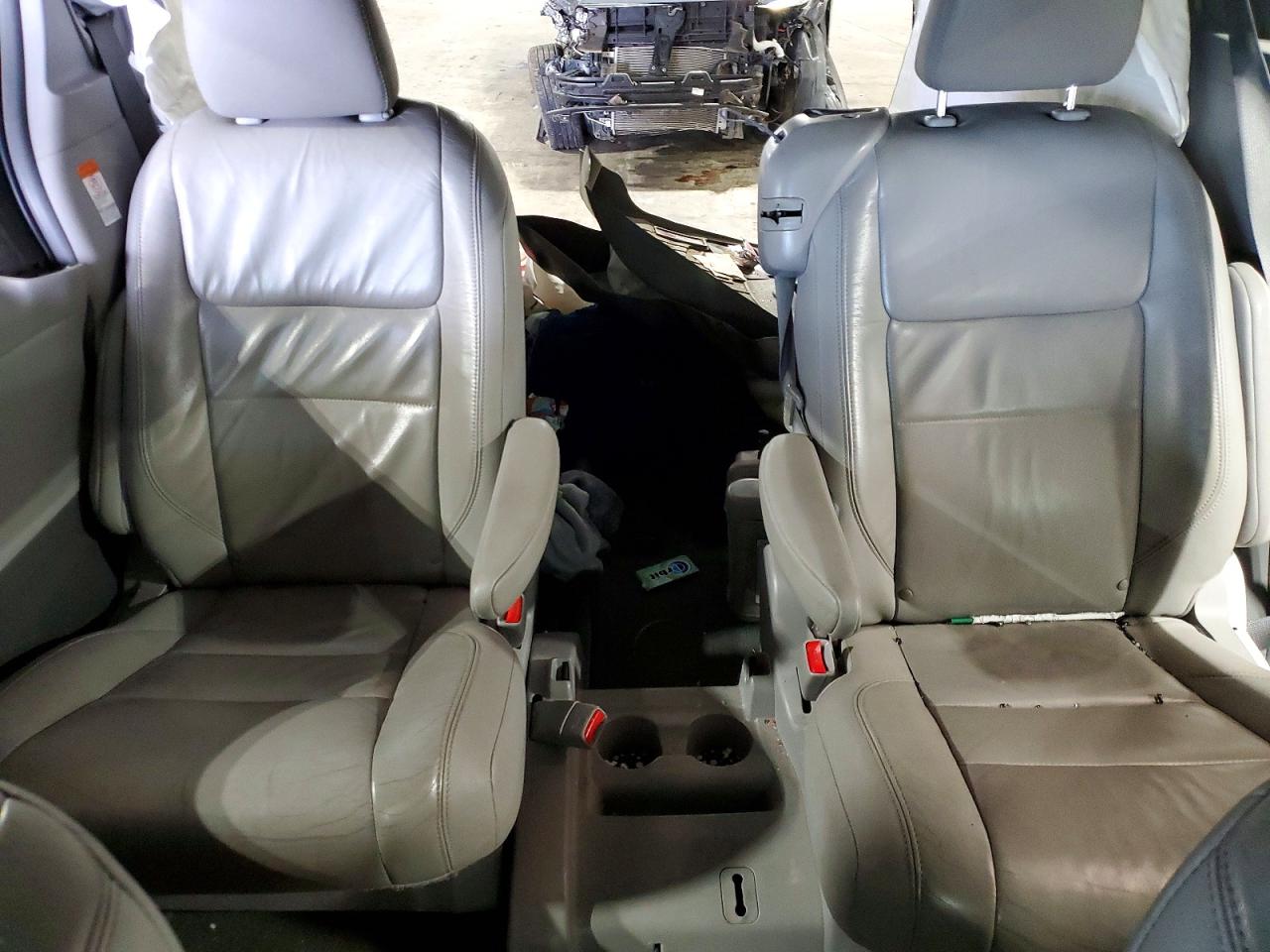2015 TOYOTA SIENNA