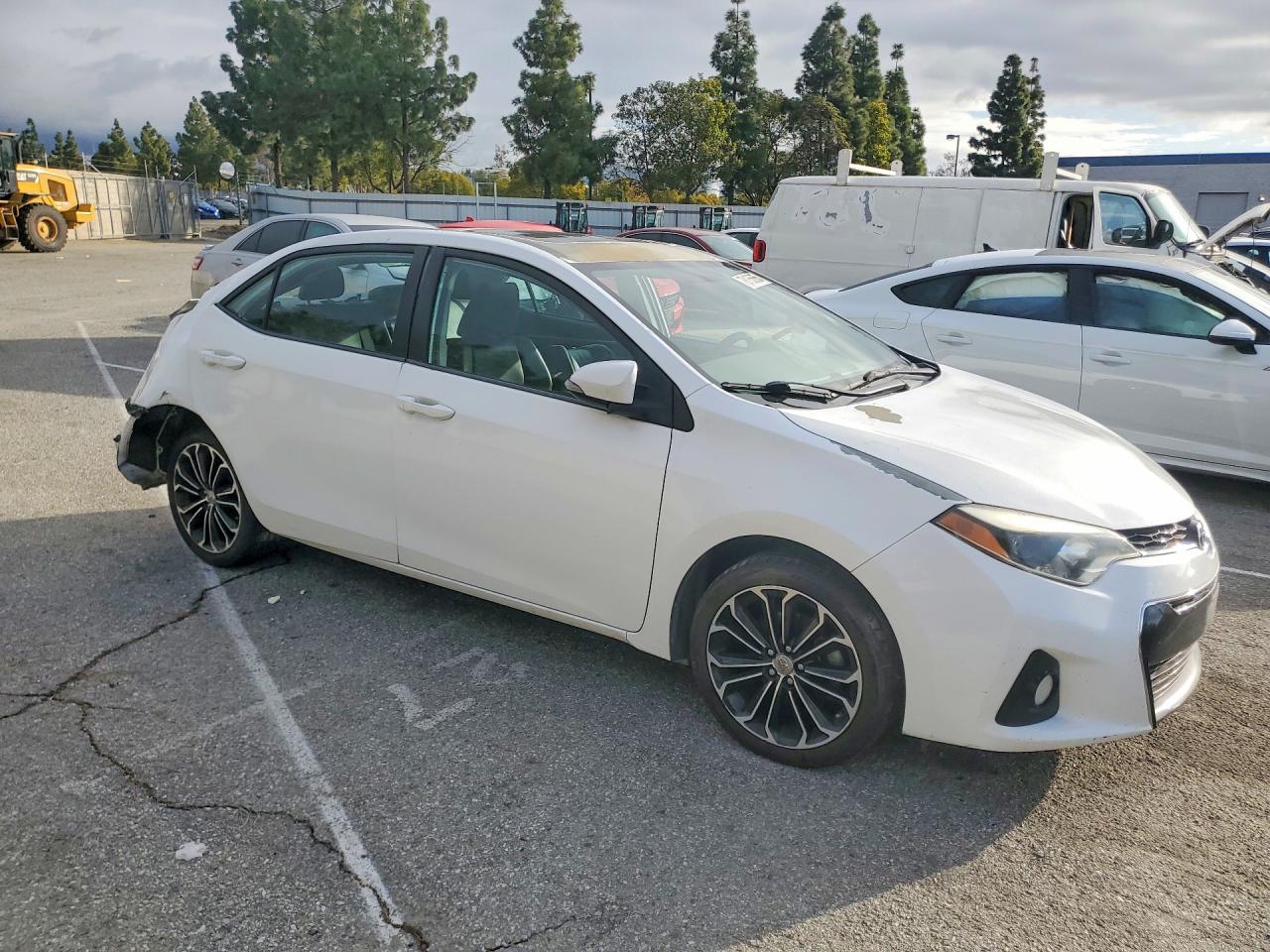 2015 TOYOTA COROLLA