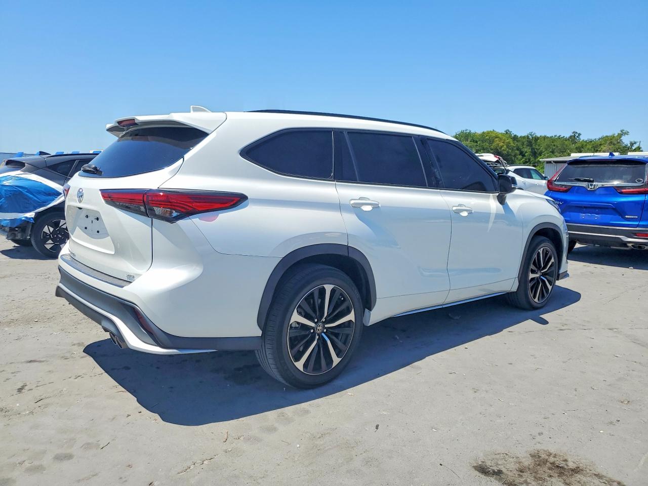 2022 TOYOTA HIGHLANDER
