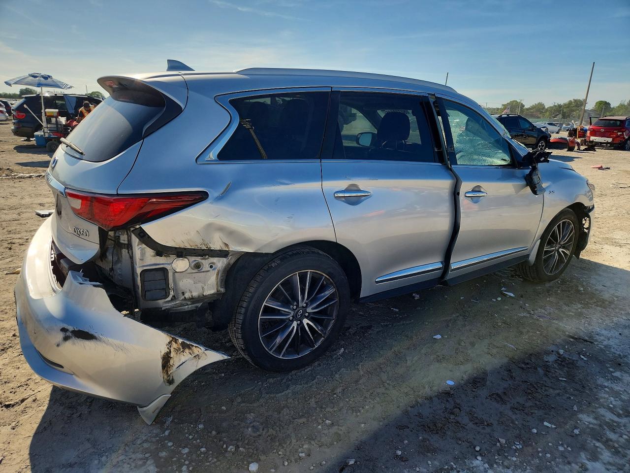 2017 INFINITI QX60 BASE