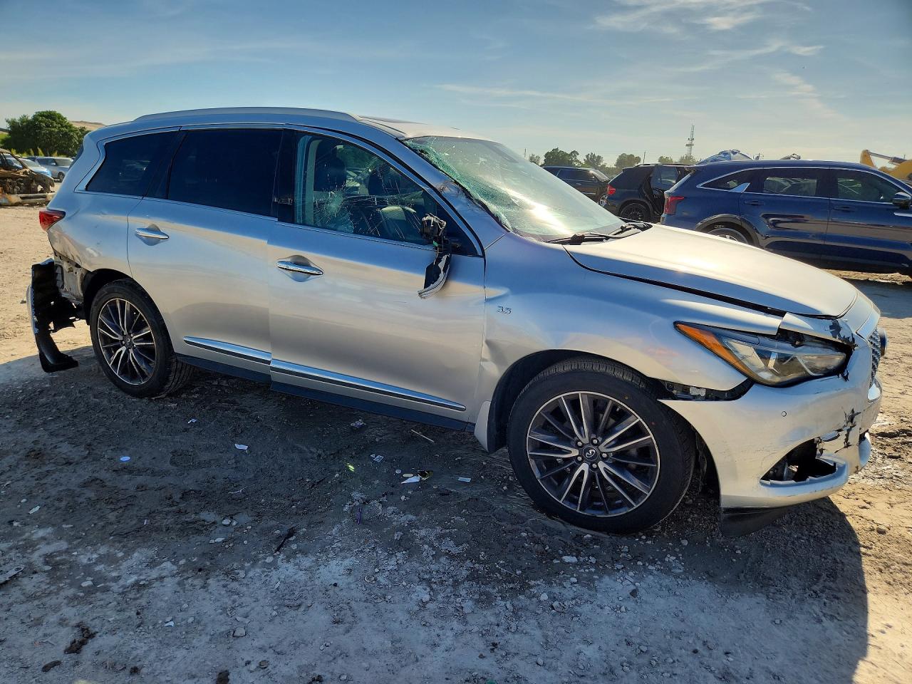 2017 INFINITI QX60 BASE