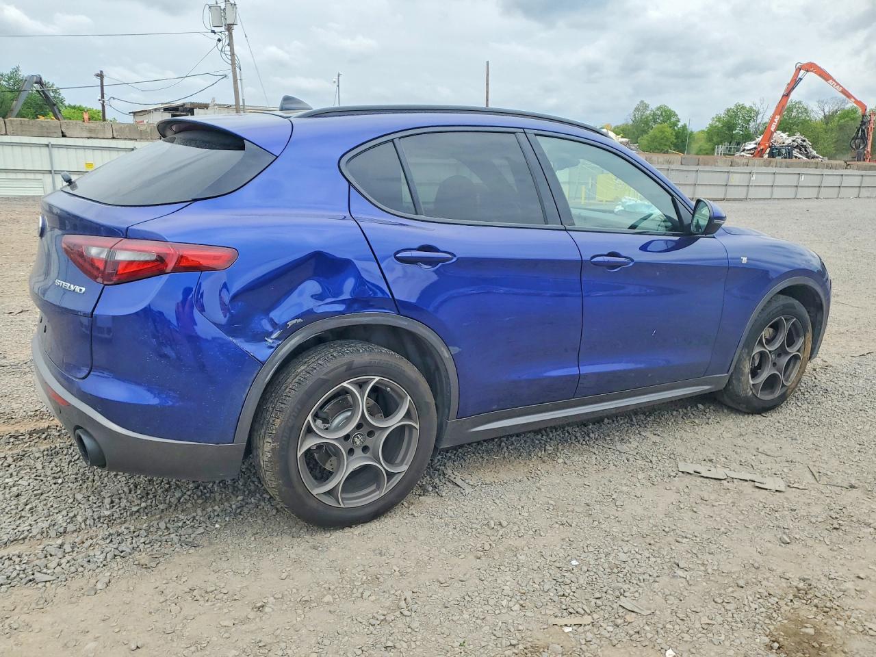 2022 ALFA ROMEO STELVIO