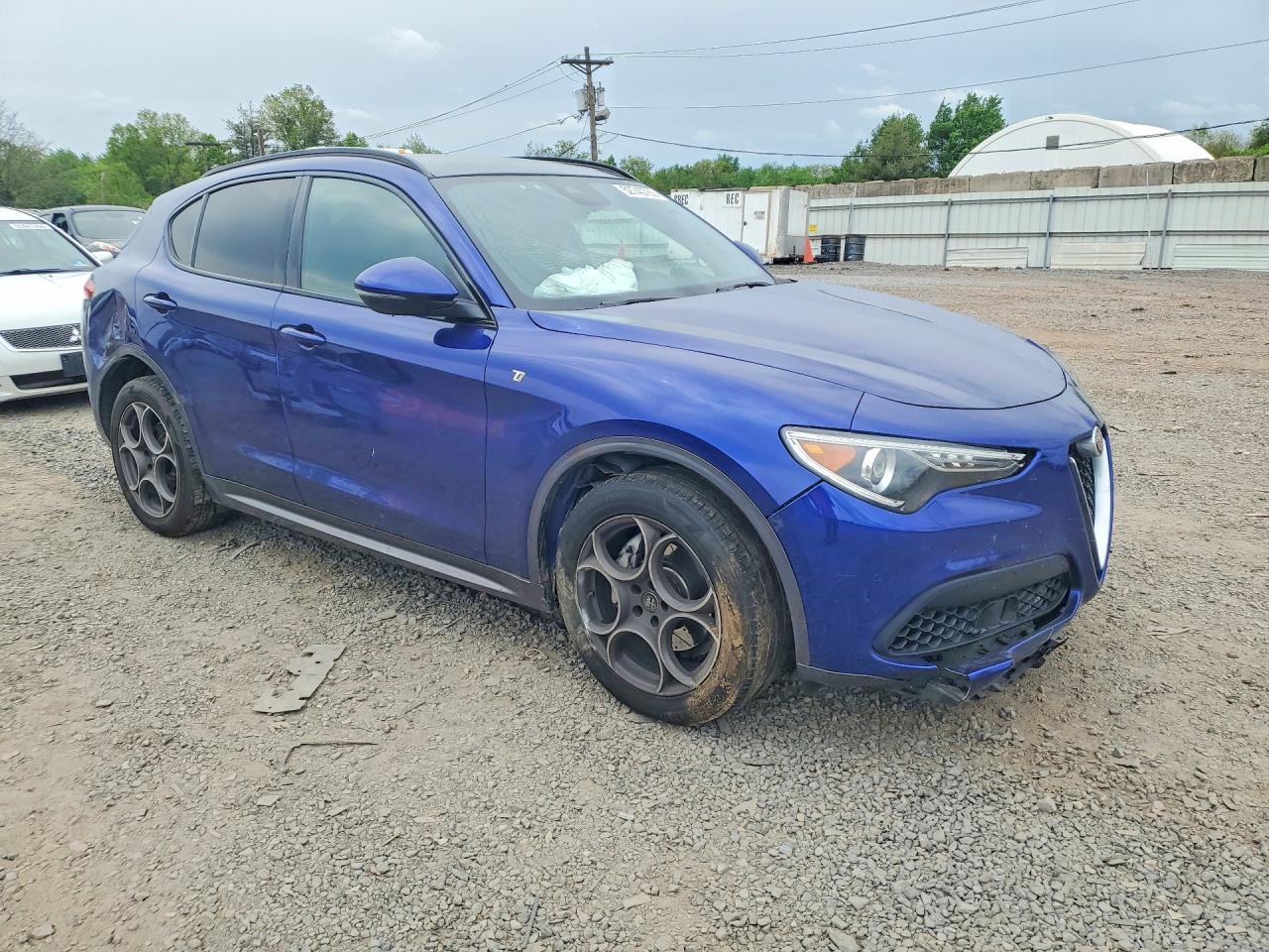 2022 ALFA ROMEO STELVIO