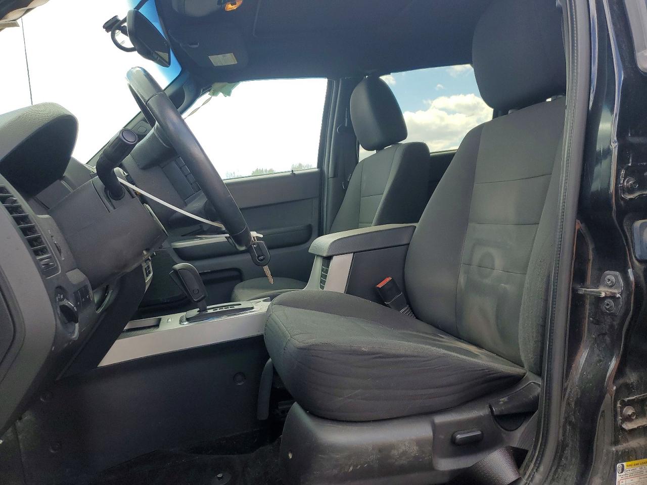 2011 FORD ESCAPE