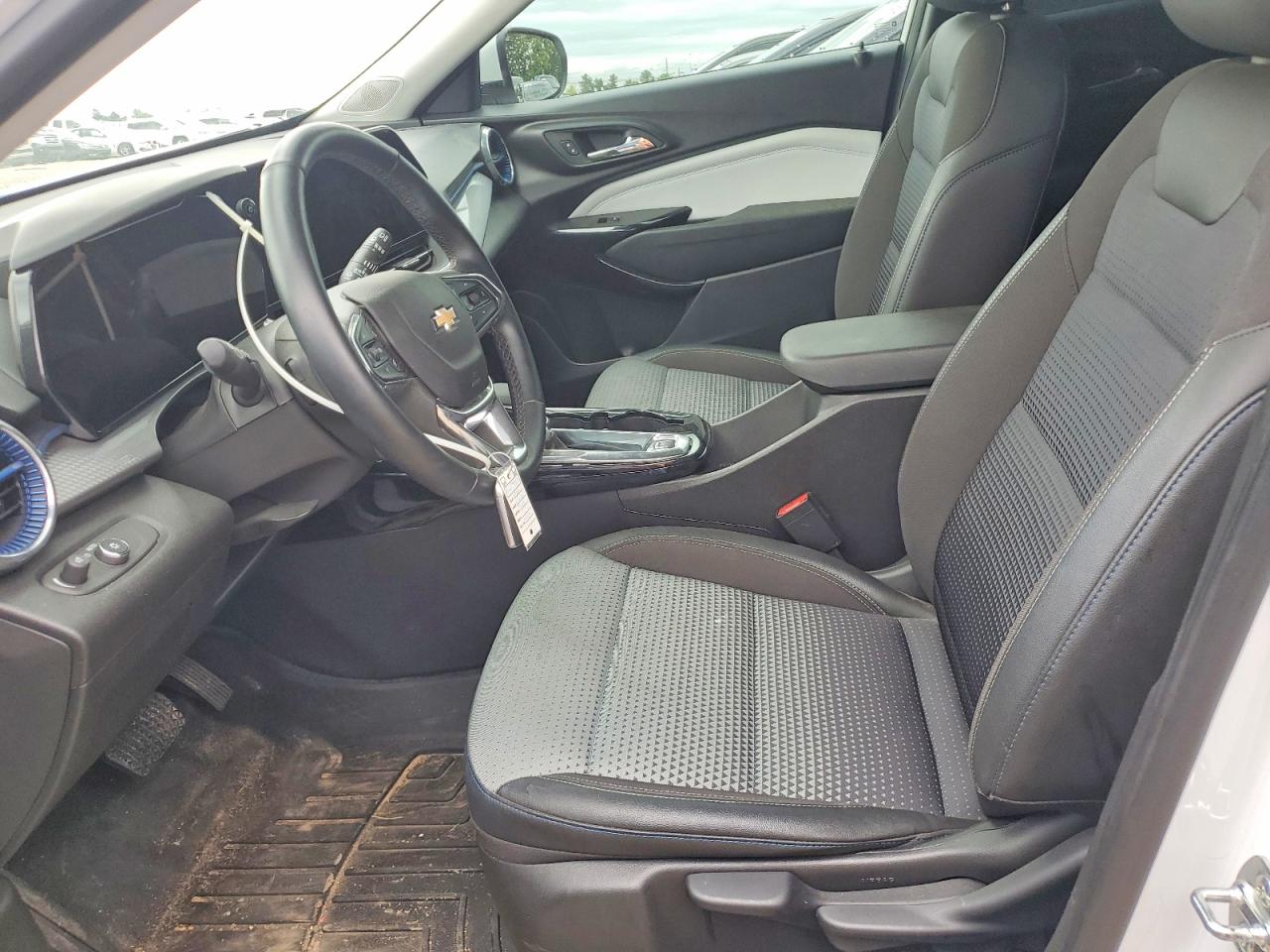 2025 CHEVROLET TRAX