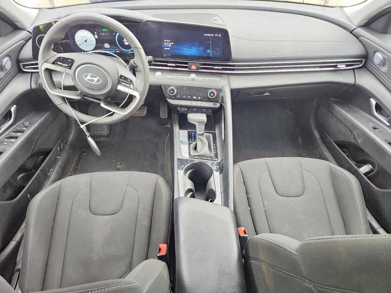 2025 HYUNDAI ELANTRA