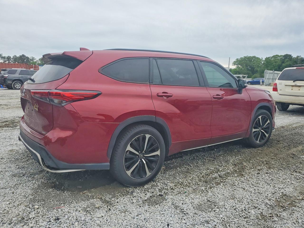 2022 TOYOTA HIGHLANDER