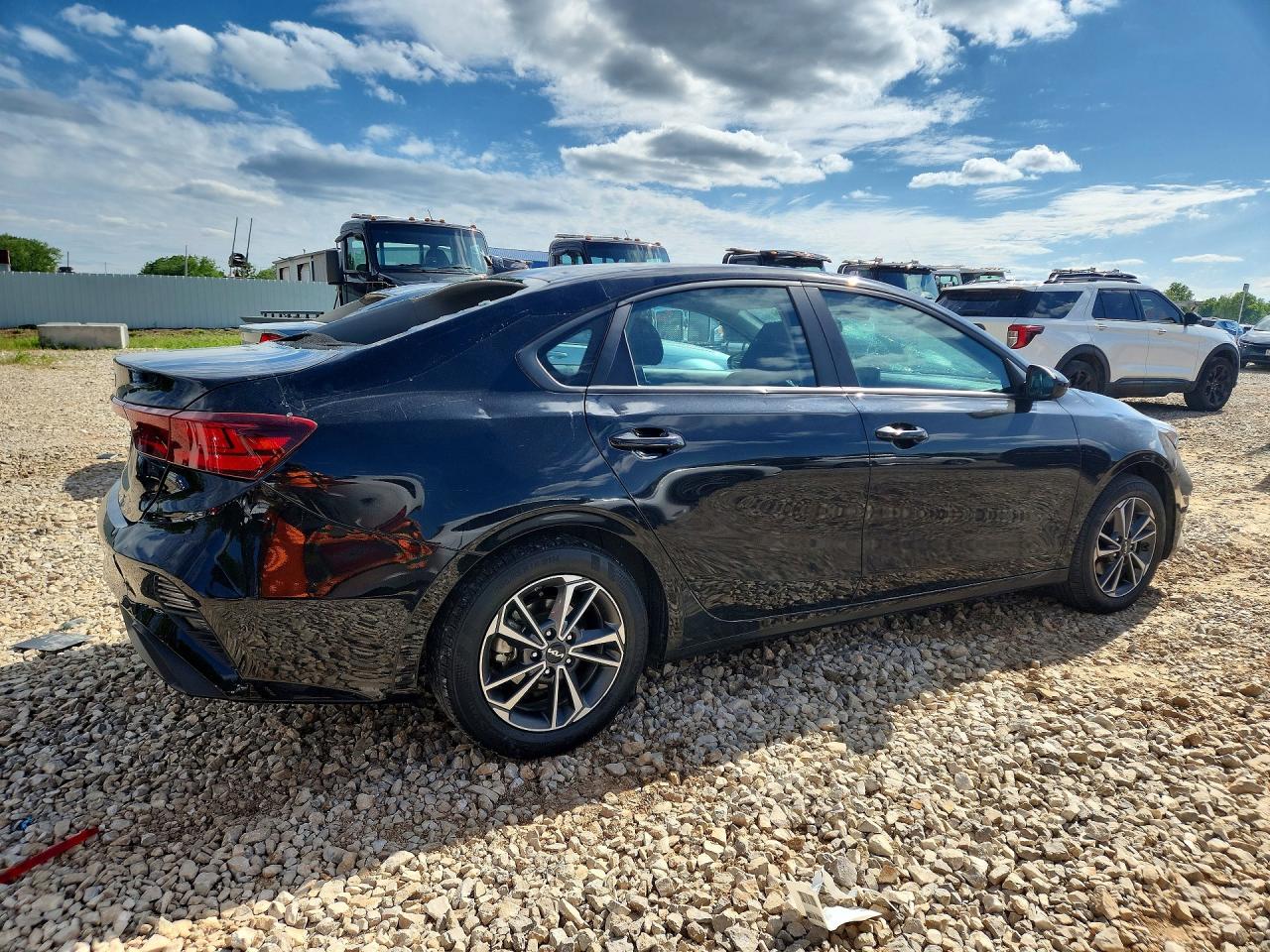 2023 KIA FORTE