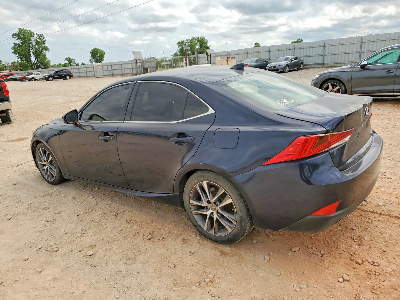 2019 LEXUS IS