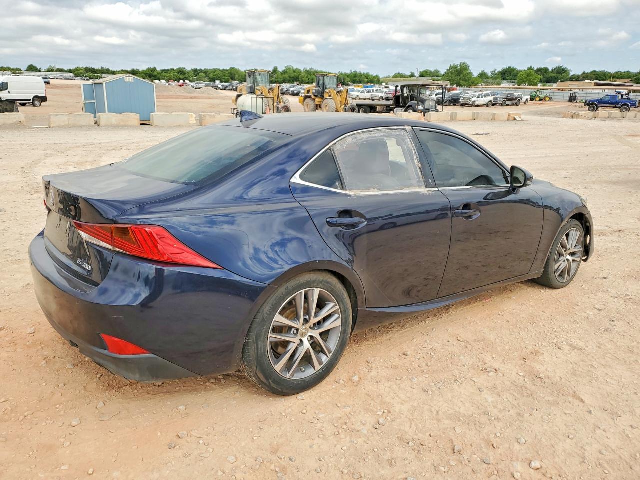 2019 LEXUS IS