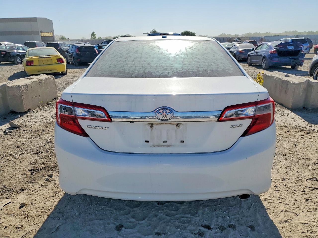 2014 TOYOTA CAMRY