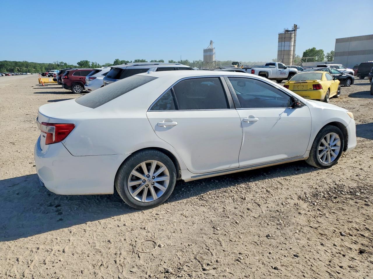 2014 TOYOTA CAMRY